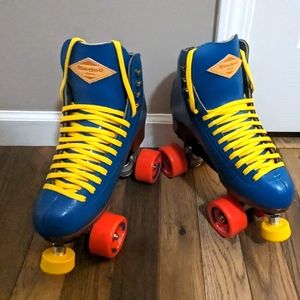 Like New Riedell Crew Skates size 8 (Women's 9-9.5) Ocean Blue